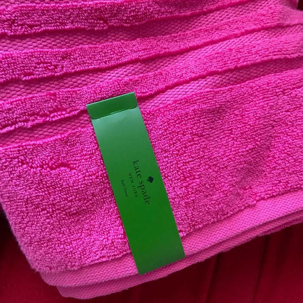 kate spade Hot Pink 1 PC Bath Towel NWT